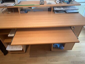 Velky skoro novy pisaci stol - 2