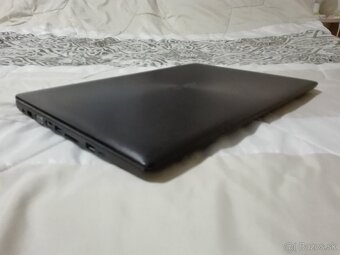 Asus X553. 4-Jadro. SSD 128 GB. Nová 8 GB RAM. - 2
