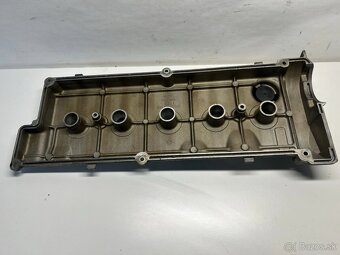 kryt veka ventilov 20v - 2