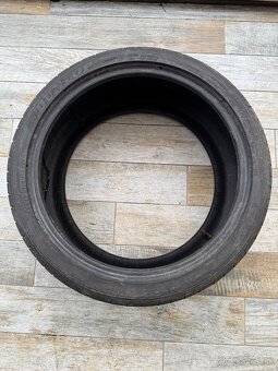 285/35 R21 letne pneu Dunlop - 2
