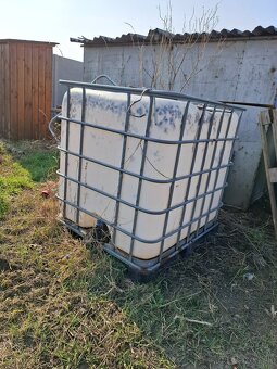 Nádrž na vodu 1000l - 2