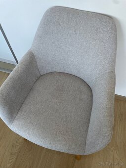 Sivé kreslo - 2