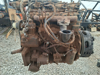 v ponuke zetor na náhradné diely - 2