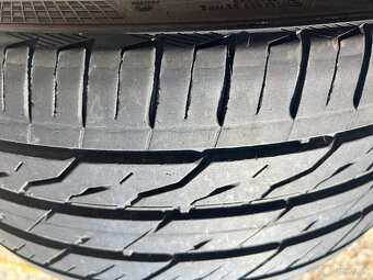 Pneu 245/35/19 - 2