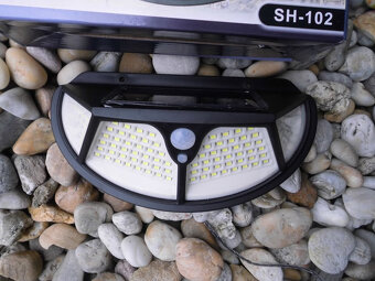 Solárne led svetlo na senzor pohybu - 2