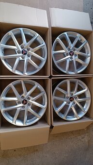 R18 5x114,3 mm BORBET strieborné MITSUBISHI - 2