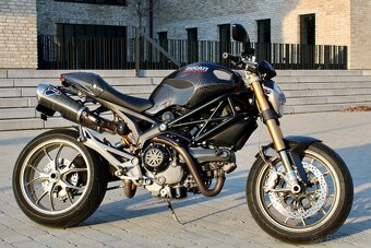 Ducati Monster 1100S - 2