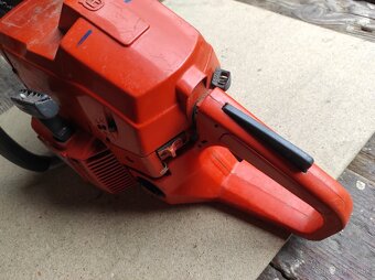 Motorova pila Husqvarna 242 - 2