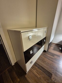 Skriňa/komoda/regál/stôl/stolička - 2