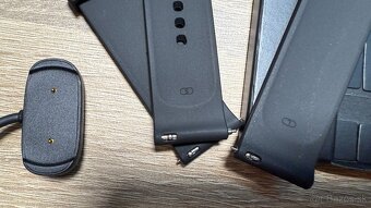 Nabíjačka a remienky pre hodinky Amazfit Zepp E - 2