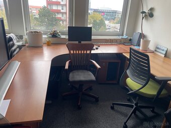 Kancelarske skrinky, stoly a stolicky - 2