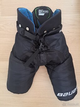 Hokejové nohavice Bauer. - 2