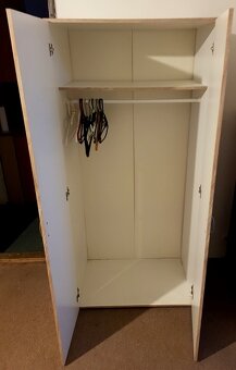 šatníková skriňa , stolik a skladací pevný kuchynský stôl - 2