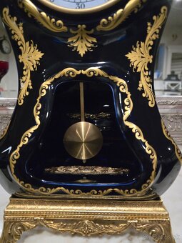 Krbove hodiny a svietniky limoges. - 2