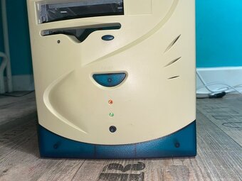 Retro PC mATX skrinka - 2