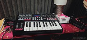 Akai MPK 225 - 2