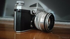 Starý fotoaparát Praktina IIA - 2