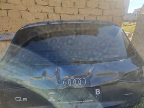 Audi Q5 sklo zadné - 2