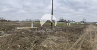 Reality KOMPLEX s.r.o. Vám ponúka na PREDAJ pekné, rovinaté - 2