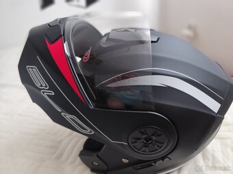 Nova vyklopna helma. - 2