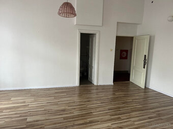 Kancelársky priestor, Štúrove nám., Trenčín - 2