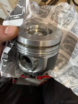 Piesty jaguar f pace - 2