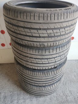 Letné pneu 275/35ZR 19 - 2