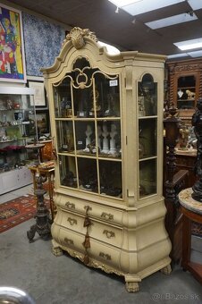 Starožitná vitrína - 2