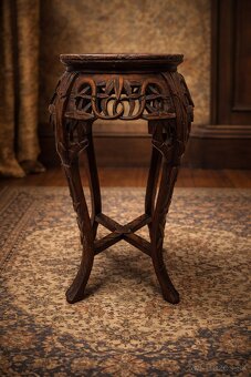 Ručne vyrezávaný čínsky stojan - 2