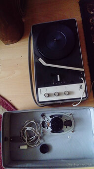 Retro gramofón tesla - 2