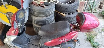 Xinling 50cc scooter - 2