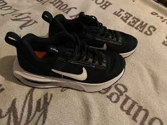 Tenisky Nike 34 - 2
