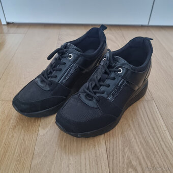 Dámske čierne tenisky - 2