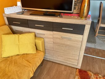 predam,obyvaciu stenu s komodou,sedačkou a spálňu - 2