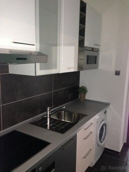 1izb. LAZARETSKÁ UL.(centrum) za 600 €/mes.vrátane energií - 2