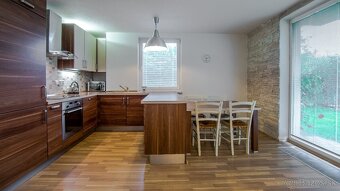 3-izbový byt s obrovskou predzáhradkou (122 m²) - Sv.Jur - 2