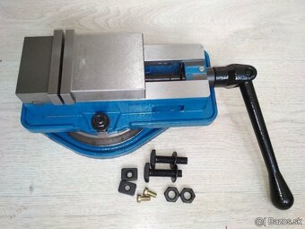 Strojný zverák 80mm otočný - 2
