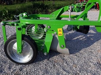 Vyorávač na zemiaky  za malotraktor. - 2