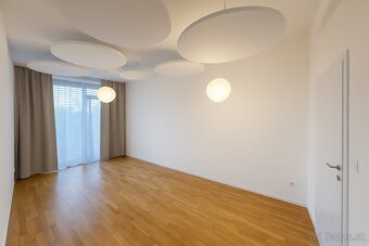 Prenájom – nezariadený byt / ateliér / kancelársky priestor - 2