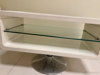Predam stolik pod TV - 2