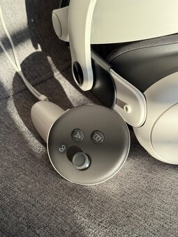 Quest 3 128GB + BOBOVR M3 Pro + PowerBank - 2