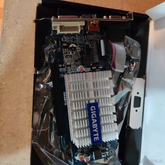 Grafická karta Gigabyte Geforce 210 1GB - 2
