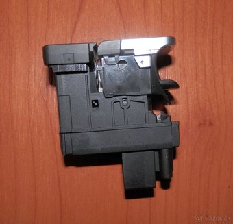 Vypínač ručnej brzdy Vw golf 7 - 2