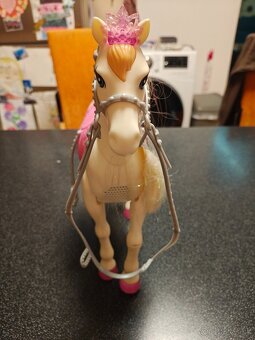 Interaktívny kôň Barbie - 2
