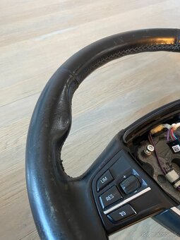 Predám volant na BMW F10/F11 - 2