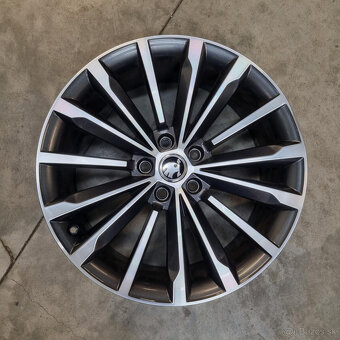 Hliníkové Škoda disky 5x112 R19 8J ET44 - 2