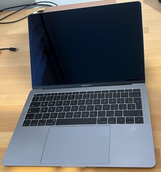 MacBook Pro 13" 2017, 256 GB SSD, SK klávesnica - 2