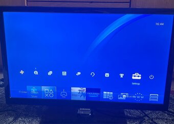Sony PS4 Pro 1TB + DualShock 4 - 2