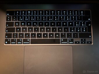 15-palcový MacBook Air s Apple M2 čipom (2023) - 2