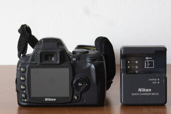 Nikon D40 + Nikkor DX AF-S 18-55mm f3.5-5.6G II ED - 2